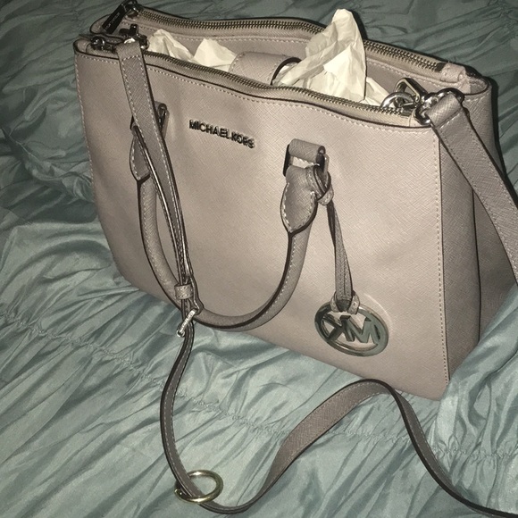 ✨Authentic Michael Kors Purse - Picture 2 of 7